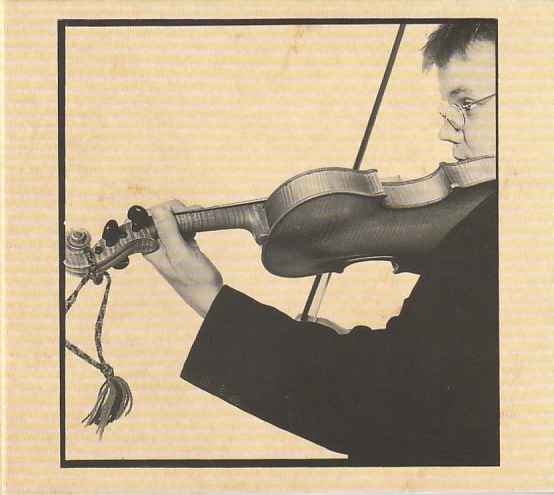 Arto Jarvela plays fiddle